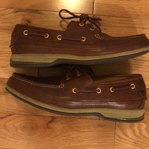 Sperry gold cup boat shoe